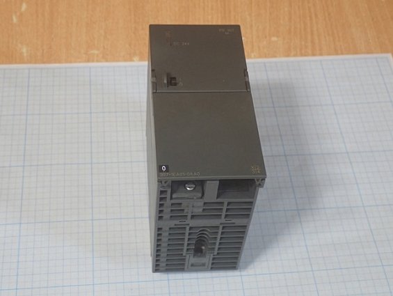 Блок питания SIEMENS 6ES7 307-1EA01-0AA0 бывший в употреблении ПОЧТИ НОВЫЙ