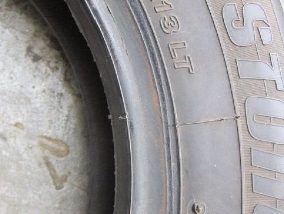 Автошина BRIDGESTONE R600 165R13LT 8P.R. LIGHT TRUCK bk51459-6 износ 50% задняя без камеры