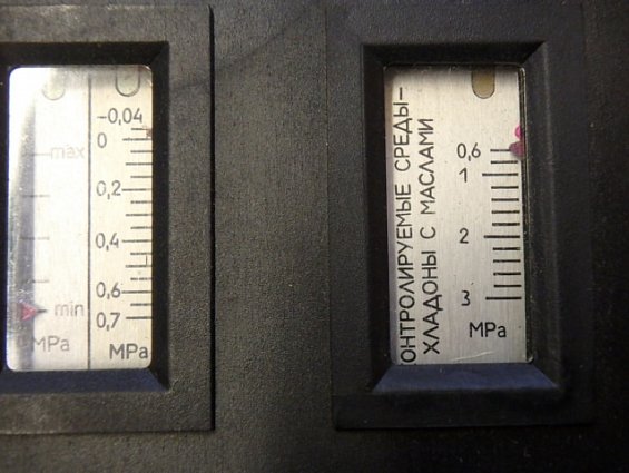 Датчик-реле давления сдвоенный Д2-11 -0,04...+0,7MPa 0,6...+3MPa IP30 ТУ25-7308.0005-89