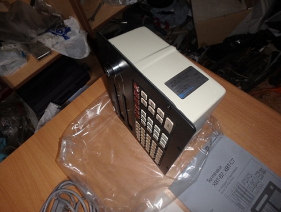 Терминал программирования Terminal xbt-c7220 220-240V 50-60Hz V:2.1 818 1874 Telemecanique France