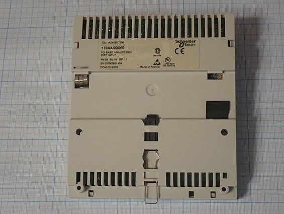Модуль Schneider Electric 170AAI03000 БЫВШИЙ В УПОТРЕБЛЕНИИ