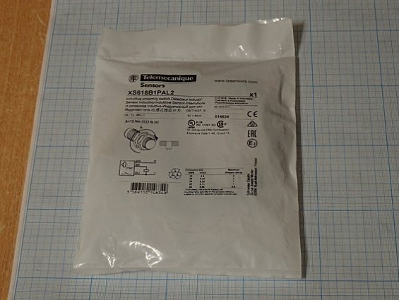 Индуктивный датчик Telemecanique XS618B1PAL2