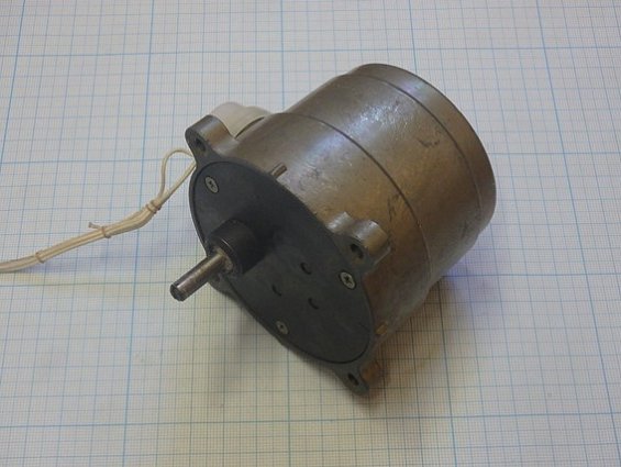 ЭЛЕКТРОДВИГАТЕЛЬ АСИНХРОННЫЙ тип Д-219П1 n=5min-1 Uв/Uн=127/12V 50Hz 12VA ЭРГО 1985