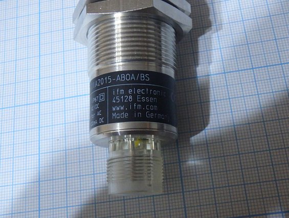 Датчик индуктивный ifm II0256 IIA2015-aboa/bs s:15mm nf ip67 Ub:20...250V AC/DC 45...65Hz