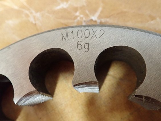 Плашка M100х2mm 6g Ф150х19mm