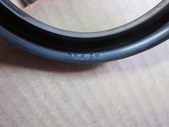 Манжета 75х95 ТУ 38-1051725-86