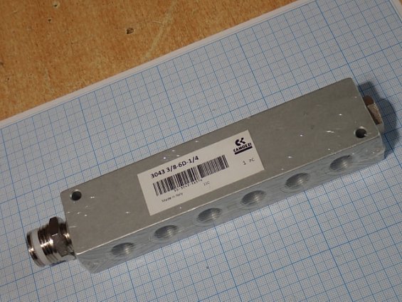 Коллектор CAMOZZI 3043 3/8-6D-1/4 Made in Italy