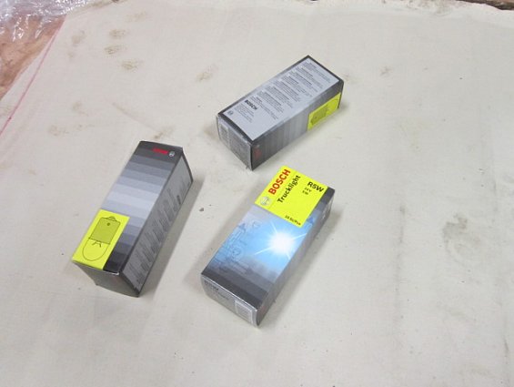 Лампа BOSCH ba15s 24VR5W 5W E1 26C 310 1987302510 5627-OSRAM автомобильная габаритных огней Лампа BOSCH ba15s 24VR5W 5W E1 26C 310 1987302510 5627-OSRAM автомобильная габаритных огней