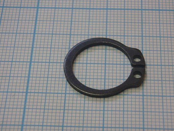 Кольцо стальное пружинное стопорное d17мм толщина 1.5мм DIN471 ГЕРМАНИЯ наружное