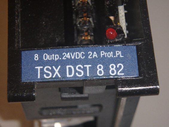 Модуль выхода telemecanique tsxdst882 tsx-dst-882 TSXDST882 telemecanique модуль цифровых выходов 8D