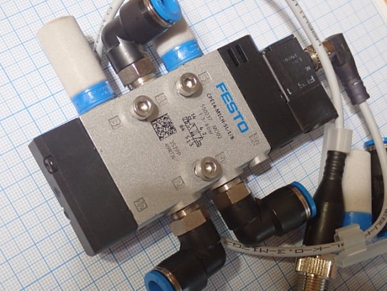 Пневмораспределитель FESTO CPE14-M1CH-5L-1/8 550237 24VDC В КОМПЛЕКТЕ ФИТИНГИ ШНУР ПИТАНИЯ ПОЧТИ НОВ