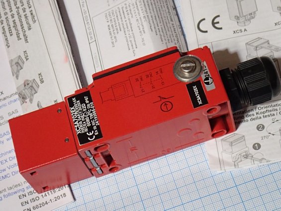 Выключатель безопасности Telemecanique XCSA702EX 903584 Made in France