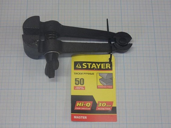 Тиски ручные чугунные STAYER MASTER 3250-50 z01 рифленые губки шириной 50мм