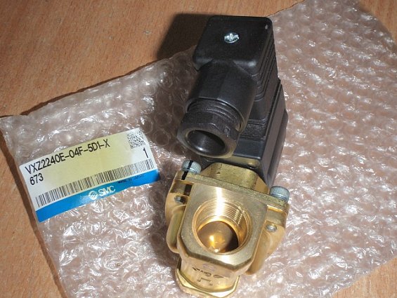 Клапан электромагнитный латунный муфтовый smc vxz2240e-04F-5D1-x673 24VDC WATER 0.4MPa