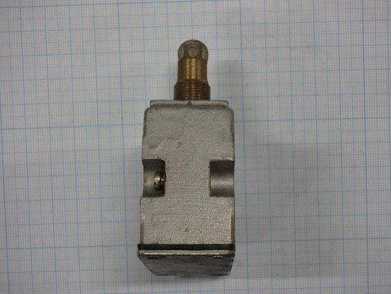 Микропереключатель МП1303У2 исп4 ~380В 10А -220В 10А 1982г СДЕЛАНО В СССР
