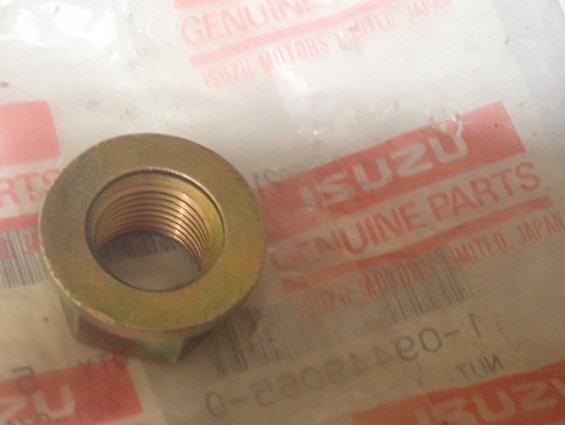 Гайка ISUZU 1-09449065-0 MADE IN JAPAN