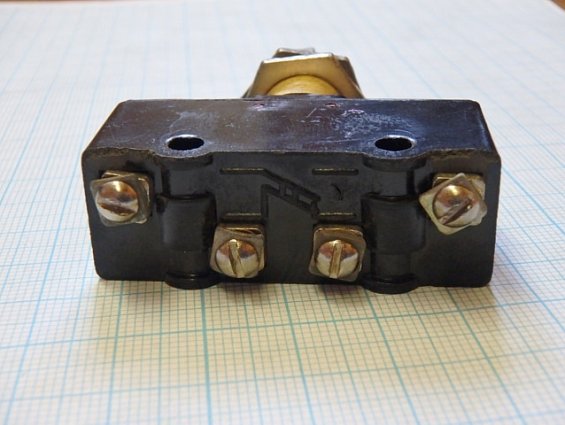 Микропереключатель МП1105ЛУХЛ3 исполнение-3 поперечный ролик 10А ~660V -440V