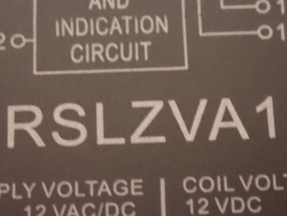 Розетка Schneider Electric RSLZVA1 бывшая в употреблении ПОЧТИ НОВАЯ