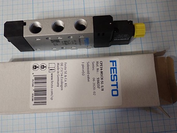 Пневмораспределитель FESTO CPE14-M1CH-5L-1/8 550237 3-8bar c катушкой соленоидом MSZG-B-3-