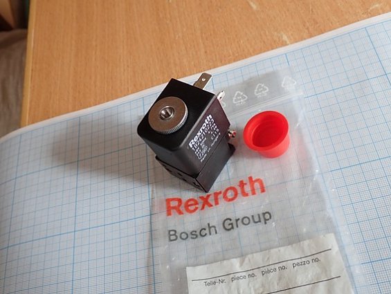 Пневмораспределитель Rexroth 0820019526 с катушкой 1824210223 48V 50Hz 24VDC