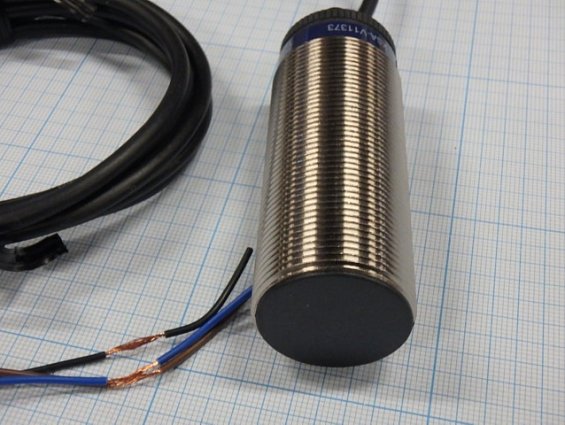 Датчик индуктивный цилиндр XSAV11373 SHE NC PNP 12...48V 200mA Telemecanique ФРАНЦИЯ