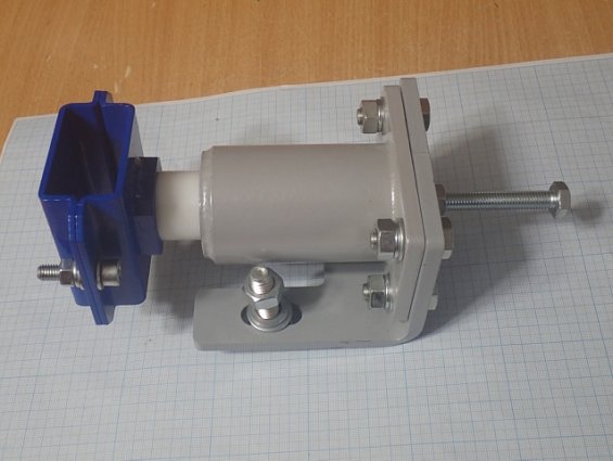 Держатель скребка ленточного конвейера