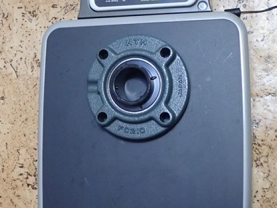 Подшипник NTN UCFC210D1 без масленки и оригинальной упаковки