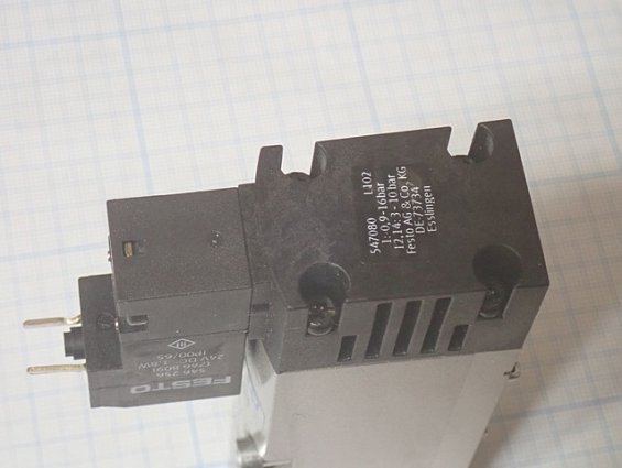 Пневмораспределитель FESTO VSVA-B-M52-MZH-A1-1C1 547080 24vdc 1.8W 546256 746809