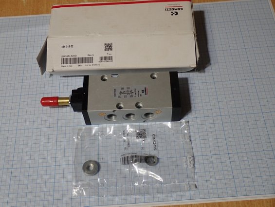 Распределитель CAMOZZI 454-015-22 Made in Italy