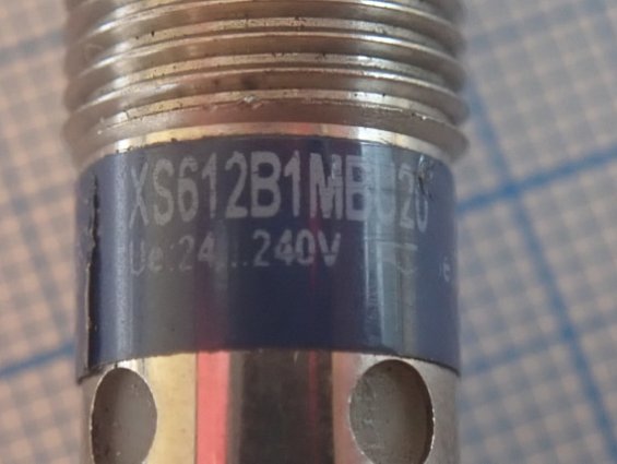 Датчик Telemecanique XS612B1MBU20 БЫВШИЙ В УПОТРЕБЛЕНИИ ИСПРАВЕН