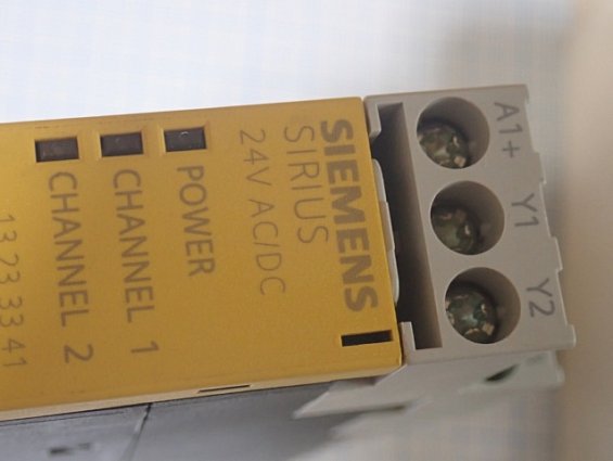 Реле безопасности SIEMENS 3TK2821-1CB30 Made in Germany