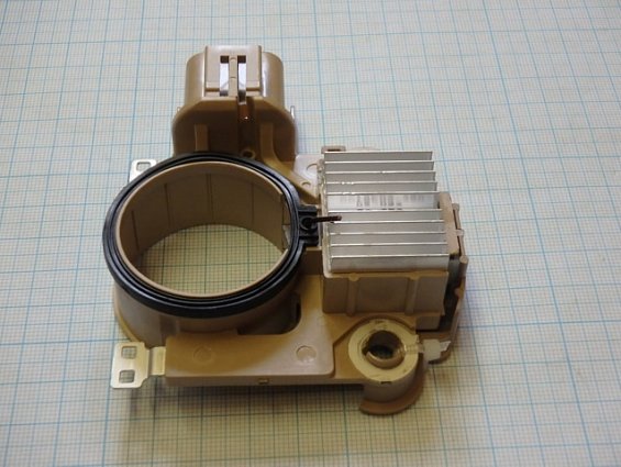 Регулятор генератора щеточный узел Utm Rm3846a для генератора me017614 a3tn5188 24V 35a