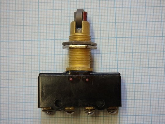 Микропереключатель МП1105ЛУХЛ3 исполнение-3 поперечный ролик 10А ~660V -440V