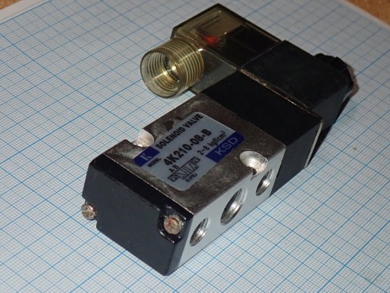 Распределитель KSD 4K210-08-B 24VDC ED100% 4.8W БЕЗ ОДНОГО УПЛОТНИТЕЛЬНОГО КОЛЬЦА БЕЗ ФИТИНГА ПИТАНИ