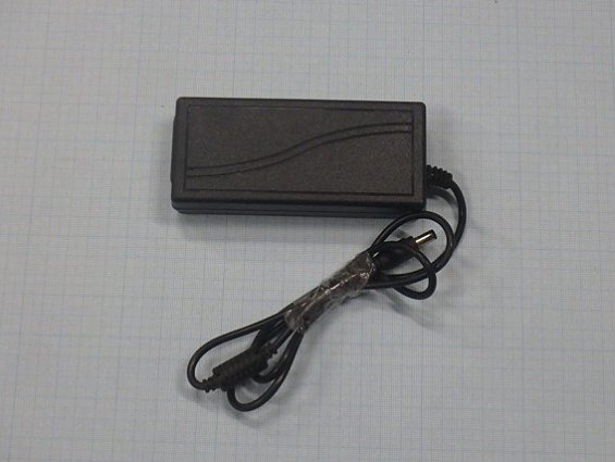 Блок питания ac/dc adapter LY2402 100-240V ~50/60Hz 1.6A OUTPUT:24V =2A импульсный