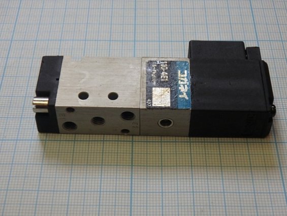 Электропневмораспределитель 110-4Е1 1,5~7kgf/cm2 DC24V пилотного типа с одним электромагнитом