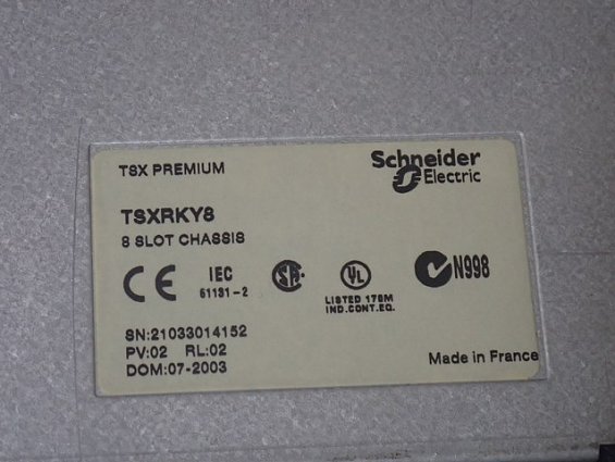 Шасси Schneider Electric TSXRKY8 8 SLOT CHASSIS бывший в употреблении почти новый