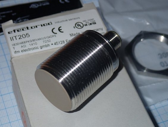 Индуктивный датчик ifm IIT205 IIB3014BBPKG/M/V4A/US104DPS Made in Germany