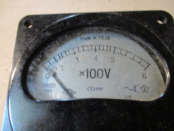 Вольтметр Э8021 шкала 0-600V 50Гц класс точности 2.5 1983г.в ТУ25-04-1307-75