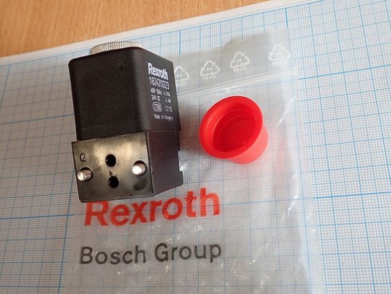 Пневмораспределитель Rexroth 0820019526 с катушкой 1824210223 48V 50Hz 24VDC