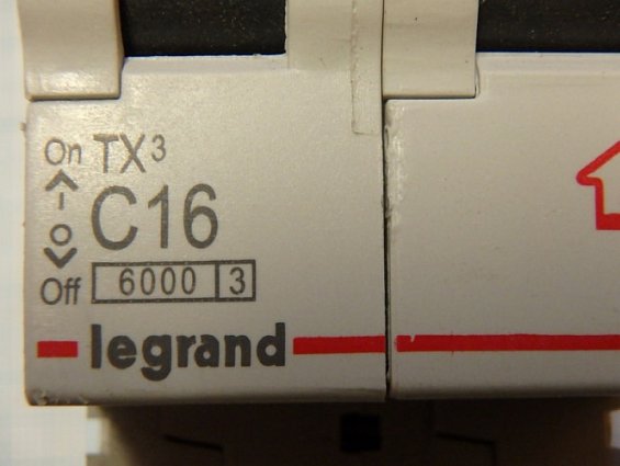 Выключатель автоматический Legrand 404042 2-пол 16А C16 6kA TX3
