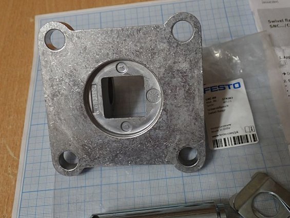 Фланец с осью FESTO SNC-80 174387 Swivel flange