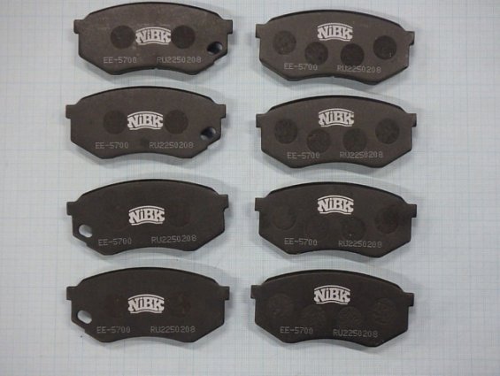 Колодки тормозные дисковые передние PN3349 JNBK MC838488 MC838489 MC838490 автомобиля ММС CANTER