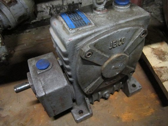 Редуктор червячный WORM REDUCER C-100 C100 model: jk-hw ratio 100:1 JEICO JEIL