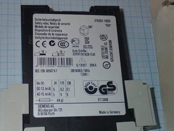 Реле безопасности SIEMENS 3TK2821-1CB30 Made in Germany