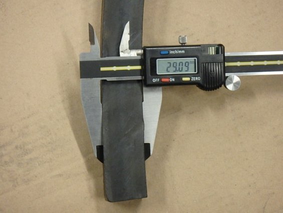 Шнур резиновый квадратного сечения 29х29мм из смеси 6429 средней твердости