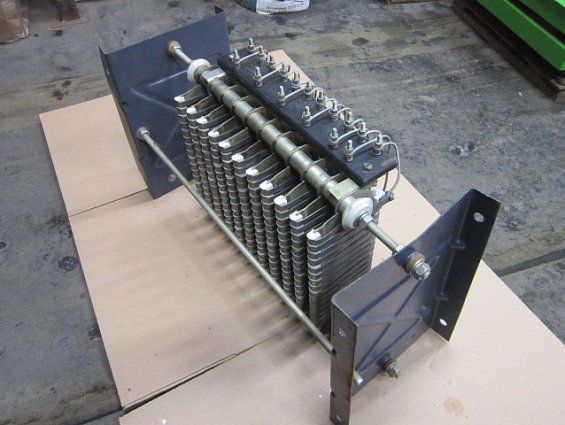 Блок резисторов ящик сопротивлений ЯС ЗУЗ 140608 IP00 660V 37,9A 0.261х11 Ом. 16kg ТУ16-527.218-80