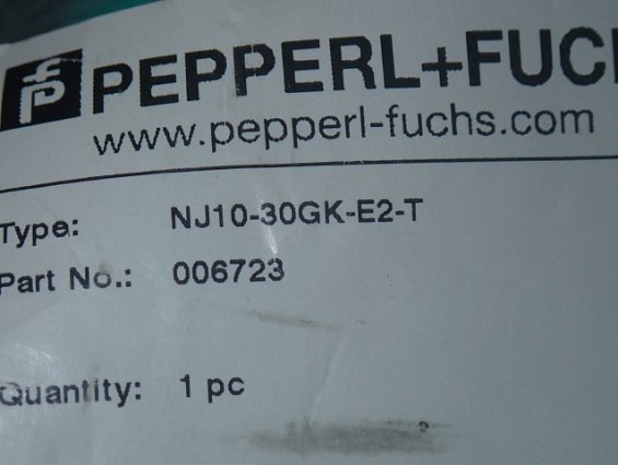 Индуктивный датчик PEPPERL+FUCHS NJ10-30GK-E2-T 10-30VDC 200mA