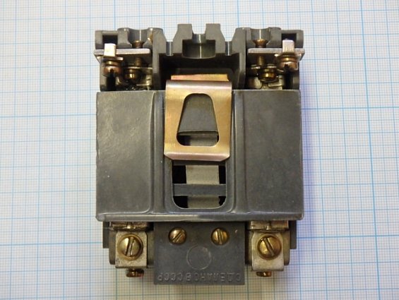 Реле ТРН-10 УХЛ4~500В 0,5А 1991г.в. ТУ 16-523.600-81 двухполюсное тепловое токовое