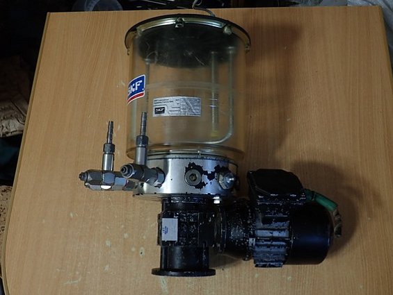 Лубрикатор бывший в употреблении SKF GSJBO-6K1+100 №M304357 220/380V 50Hz